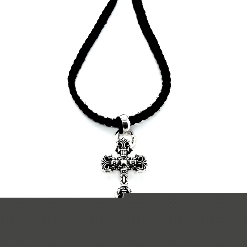 Ch**me He**ts necklaces